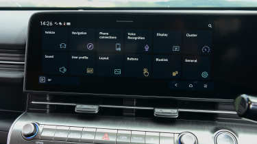 Hyundai Kona - infotainment system